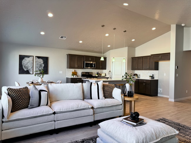 Building Photo - 10330 Crystal Ridge Dr