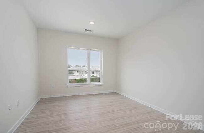 Building Photo - 3630 N Davidson St