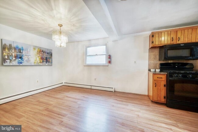 Building Photo - 14307 Bismark Ave