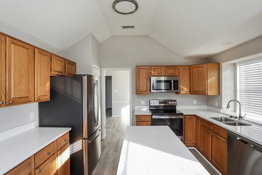 Building Photo - 532 Saddle Head Dr