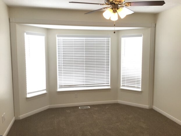 Building Photo - 8359 Sawtooth Oak Dr