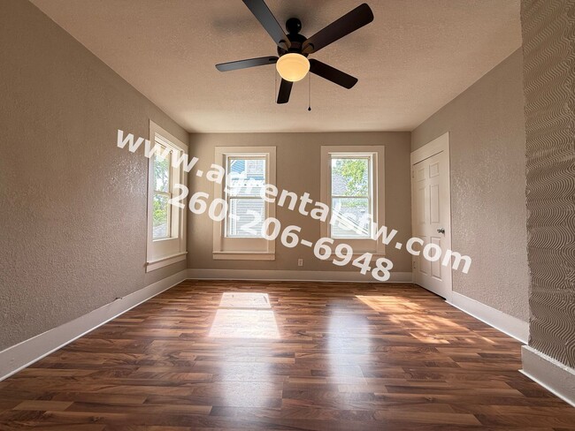 Building Photo - 310 W Dewald St