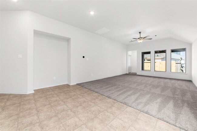 Building Photo - 8807 Oak Ivy Ln