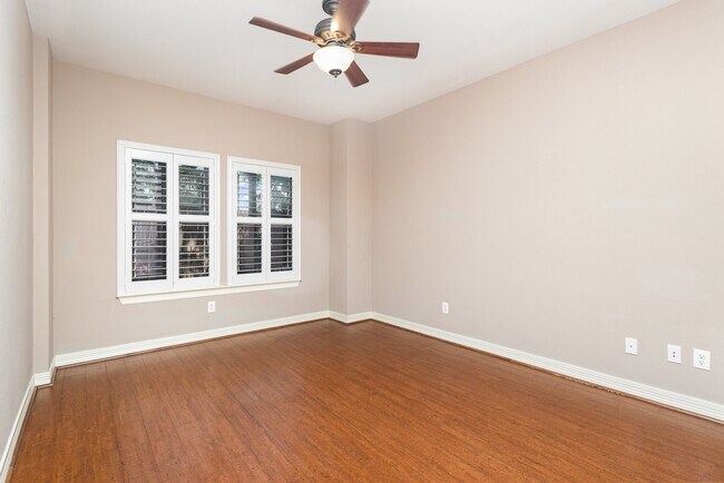 Building Photo - 3610 Gillespie St