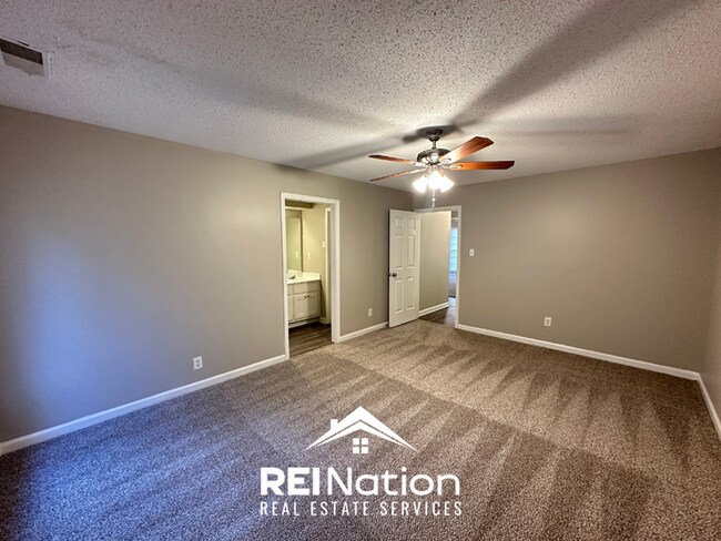 Building Photo - CORDOVA COVE CHARMER! 3BR/2BA | High Ceilings & Brick Fireplace | 2-Car Garage!