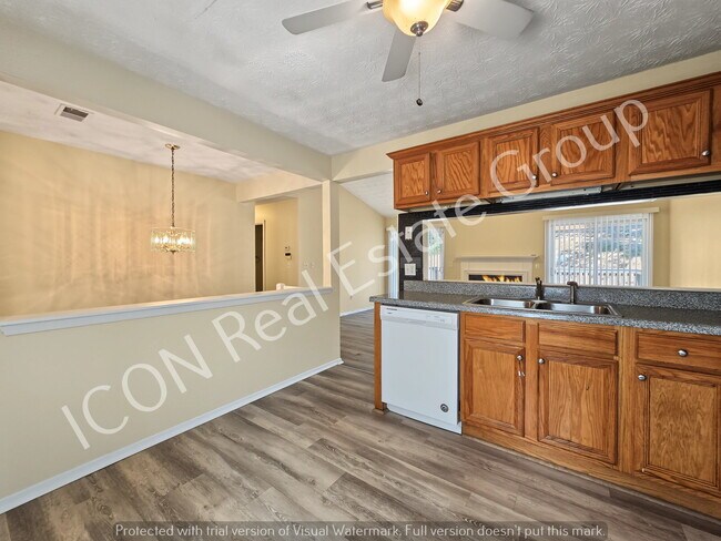 Building Photo - 3 or4-Bed Family Home in Marietta with Spacious Layout & 2.5 Baths with fenced yard and cul de sa...