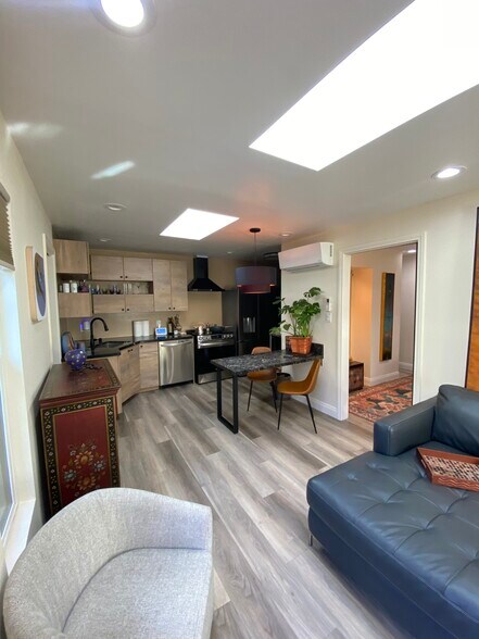 Building Photo - 3042 Newell St