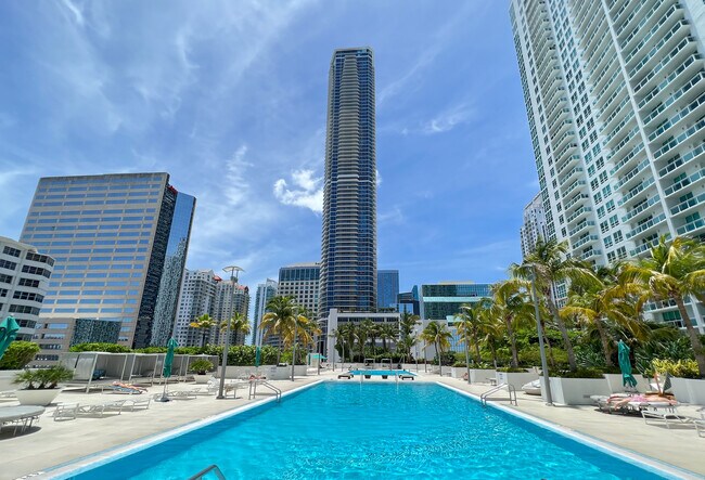 Building Photo - 951 Brickell Ave
