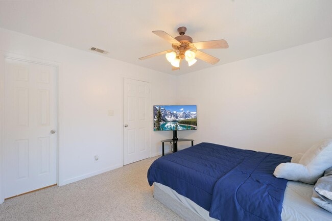 Building Photo - 2507 Hidden Cove Ct