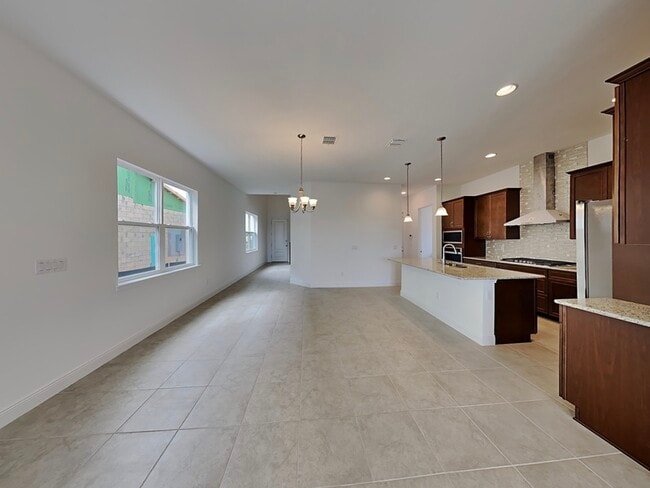 Building Photo - 15709 Vetta Dr