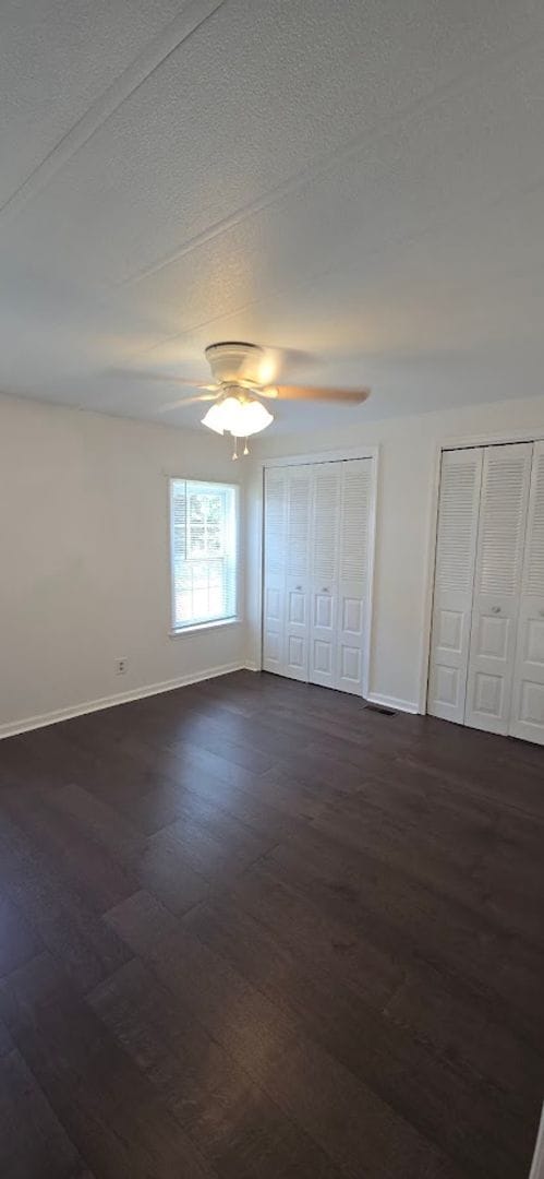 Building Photo - 2 bed 2 baths with large screened patio