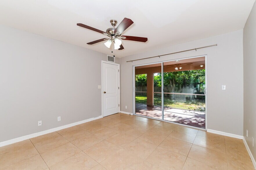 Building Photo - 1144 SW 6th Terrace