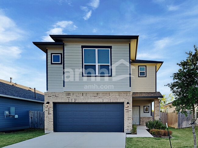 Primary Photo - 425 Pebble Bend