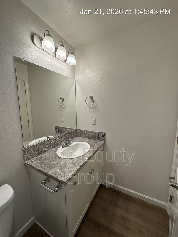 Building Photo - 414 S Summit St