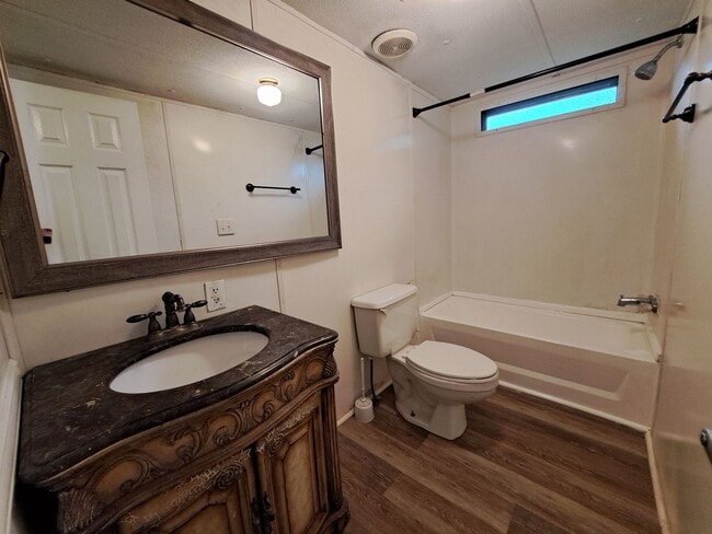 Building Photo - Remodeled 2BR/2BA mobile home off Pine For...