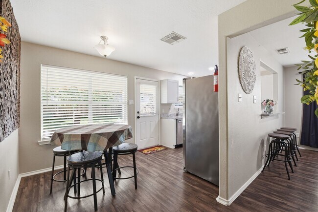 Building Photo - 9519 Maple Green Ln