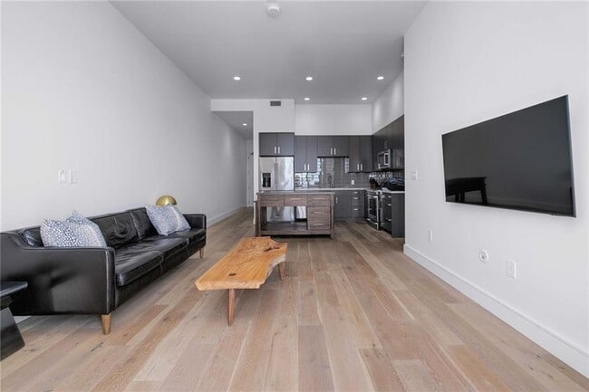 Building Photo - 222 West Ave