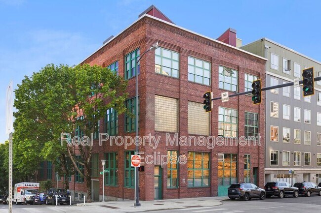 Building Photo - 66 Bell St