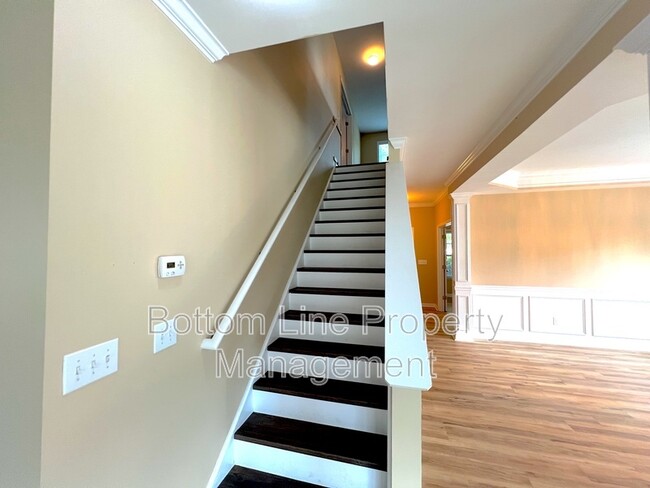 Building Photo - 815 Sarah Laura Ln