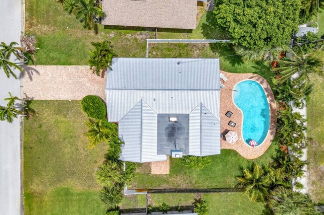 Building Photo - 1109 Seminole Dr