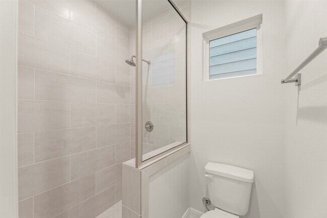 Building Photo - 2718 Grand Fountains Dr