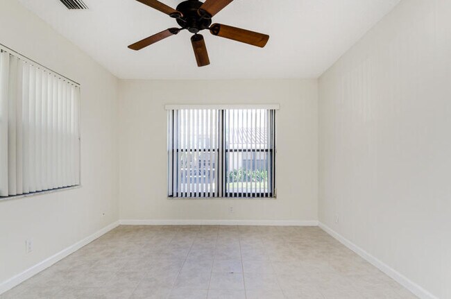 Building Photo - 363 W Camino Real