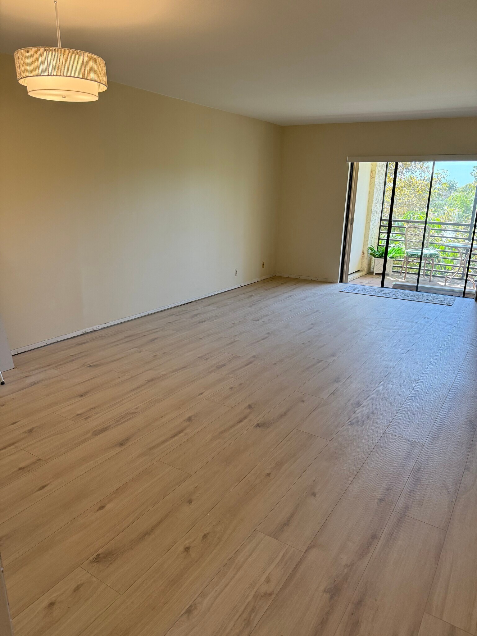 Living room - 126 S Cypress Rd