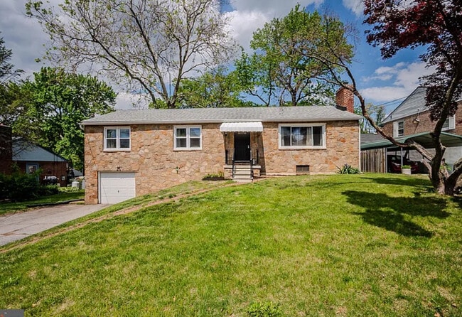 Building Photo - 409 S Lynn Dr
