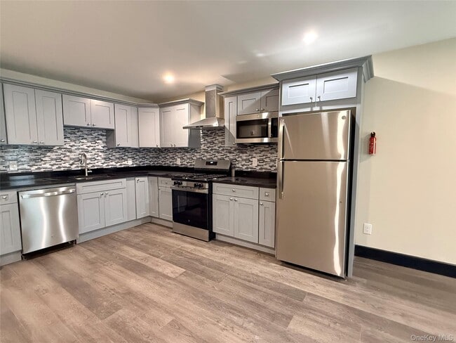 Building Photo - 268 Carpenter Ave