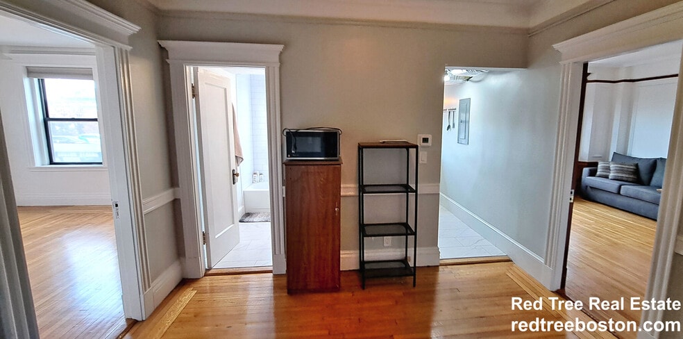 Building Photo - 464 Commonwealth Ave