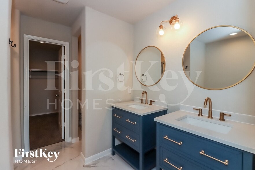 Building Photo - 6010 Diantha St