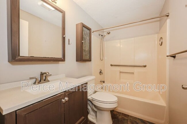 Building Photo - 9 Savage Ct