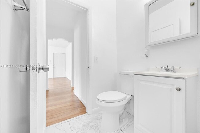 Building Photo - 2622 SW 36th Ave