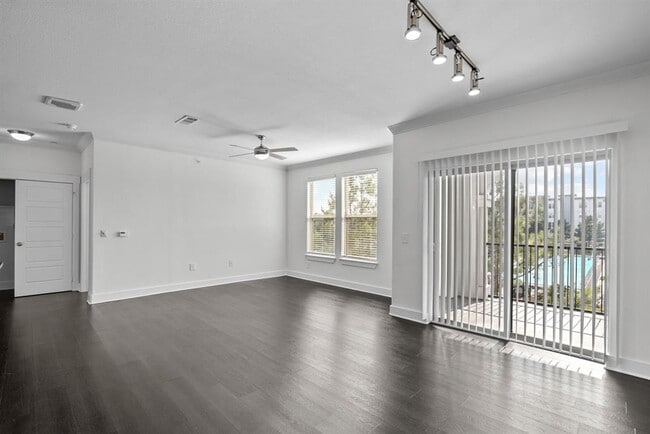 Building Photo - 366 FM 1488