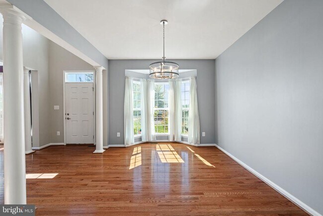 Building Photo - 3175 Fledgling Cir