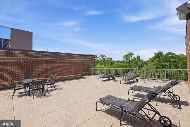 Building Photo - 2111 Wisconsin Ave NW