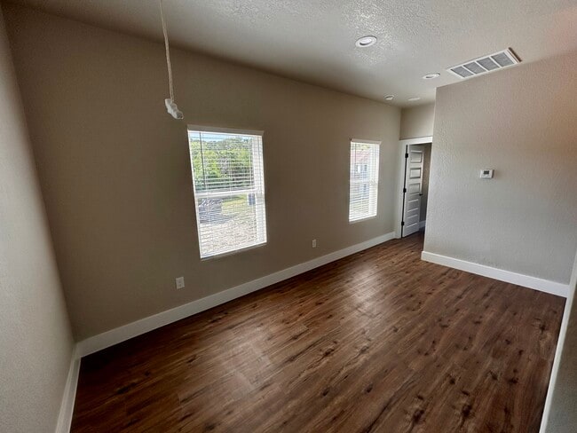 Building Photo - 119 Ave Ventana