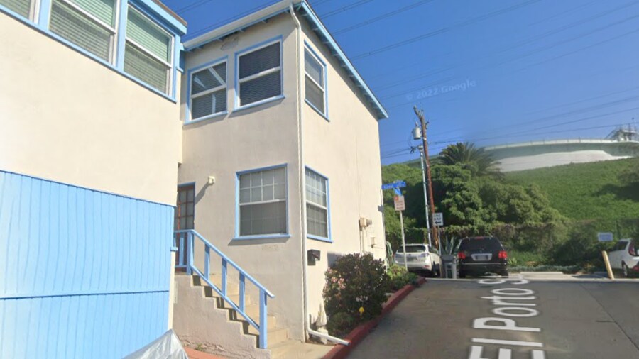 Building Photo - 3915 Crest Dr