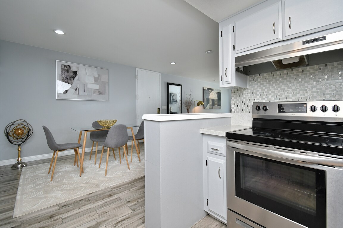 Building Photo - 1351 N Crescent Heights Blvd