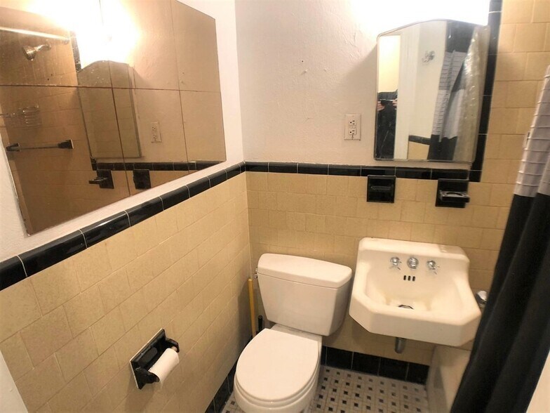 Building Photo - 107 Beacon St