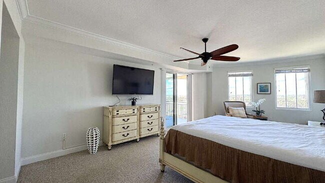 Building Photo - 1425 Ocean Shore Blvd