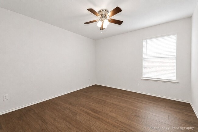 Building Photo - 701 Orchid Blvd