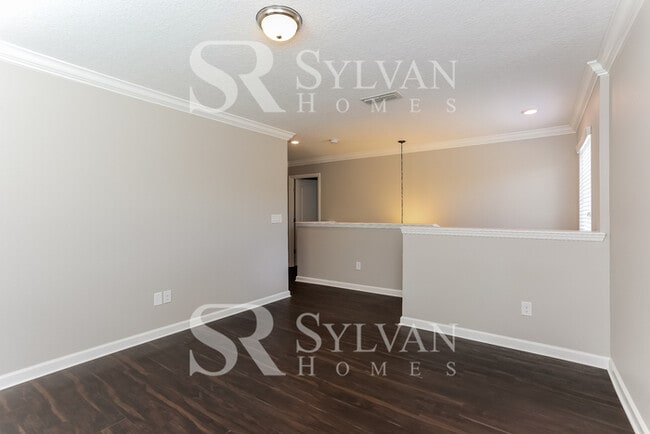 Building Photo - Your dream home awaits!