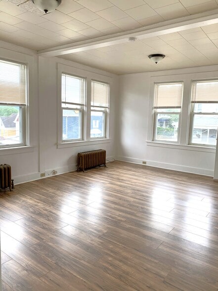 Building Photo - 304 Elizabeth Ave