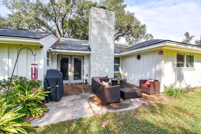 Building Photo - 9235 Pecos St