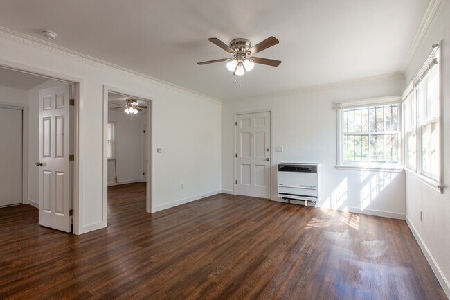Building Photo - 5421 S Gramercy Pl