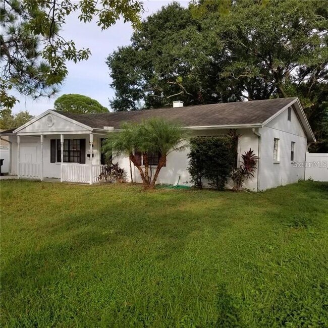 Building Photo - 6717 Mornay Cir