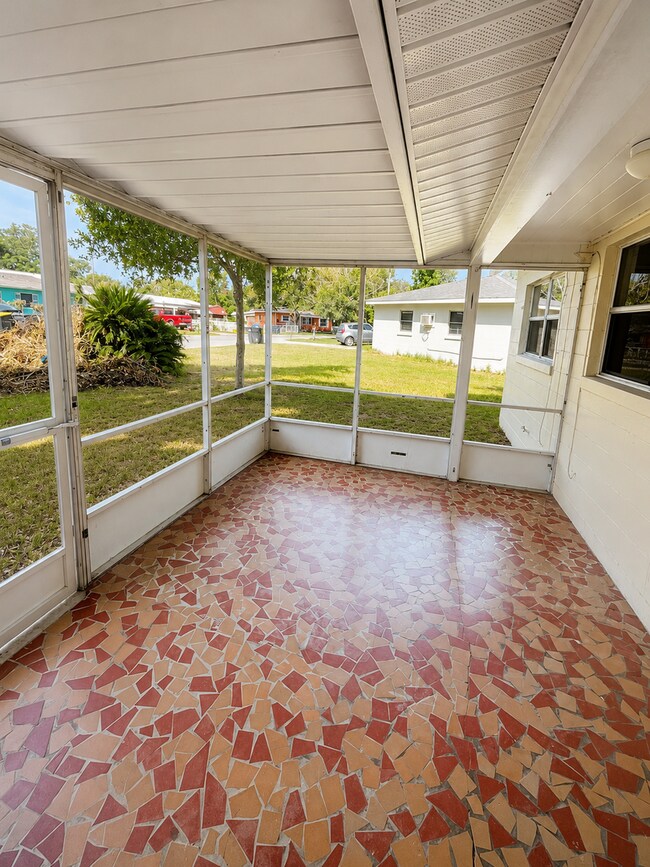 Building Photo - Beautiful 3BR/1BA Lakeland Home with Bonus Room Near Southeastern University!