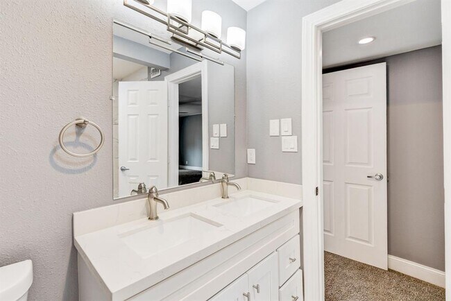 Building Photo - 6306 Riverview Way