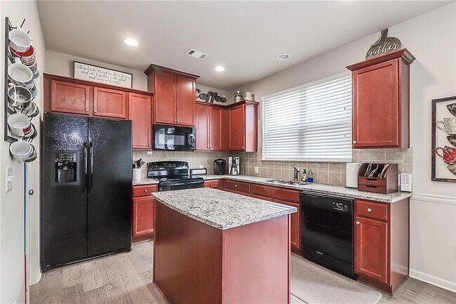 Building Photo - 2344 Attewood Dr